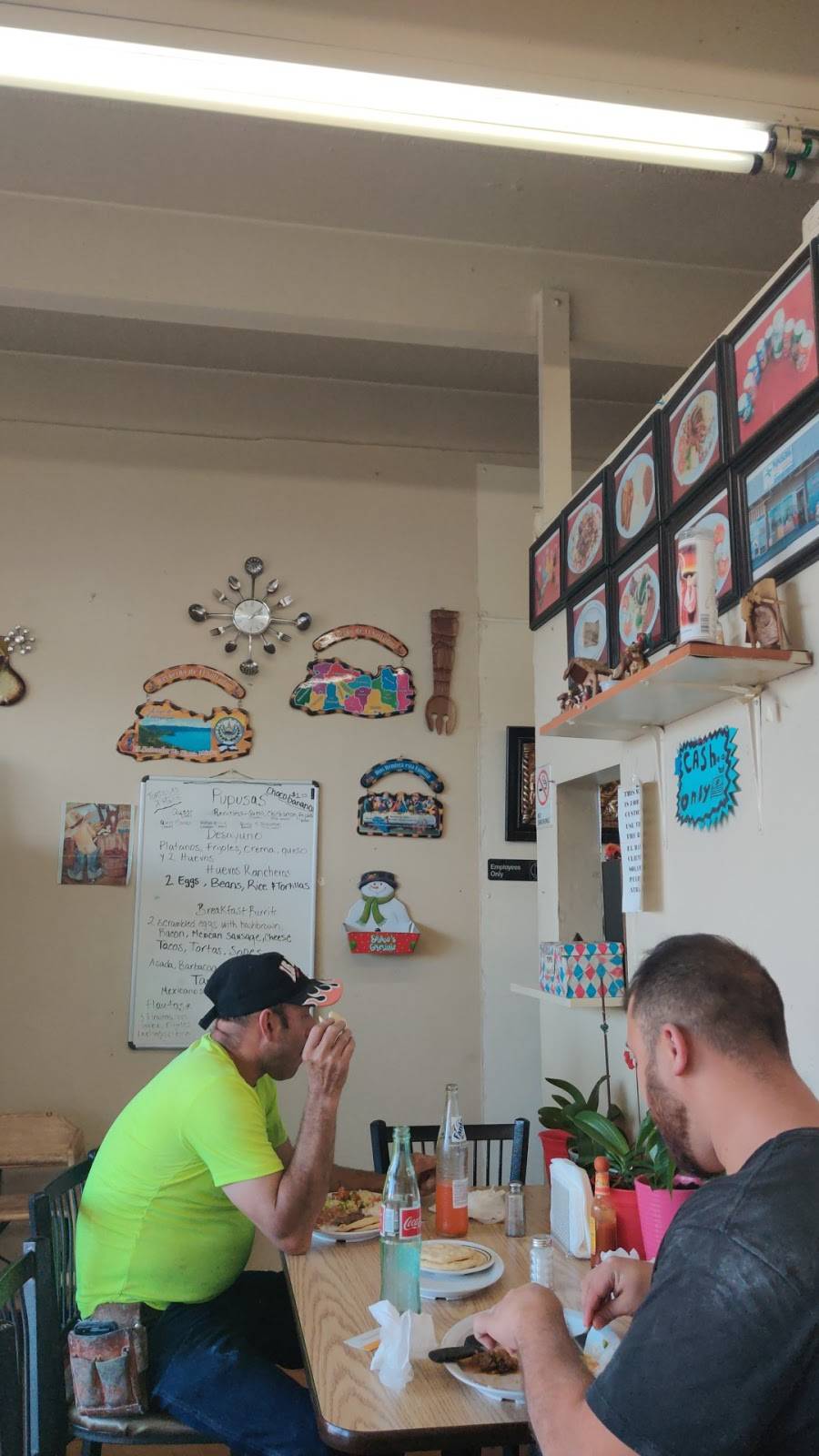 Pupuseria San Salvador | restaurant | 4385 S Federal Blvd, Englewood, CO 80110, USA | 7203278146 OR +1 720-327-8146