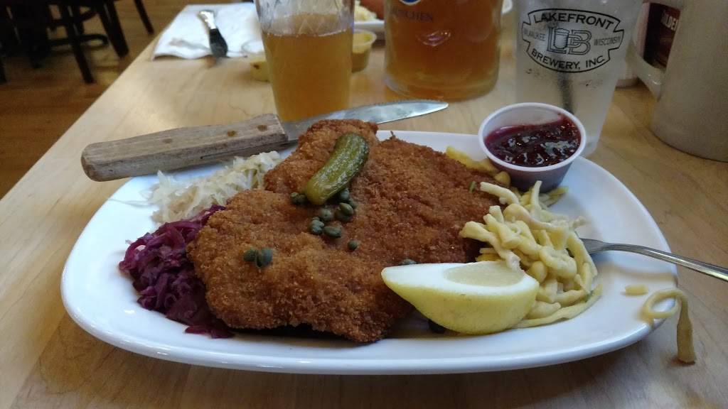 Old Town Beer Hall | restaurant | N116W15841 Main St, Germantown, WI 53022, USA | 2622933098 OR +1 262-293-3098