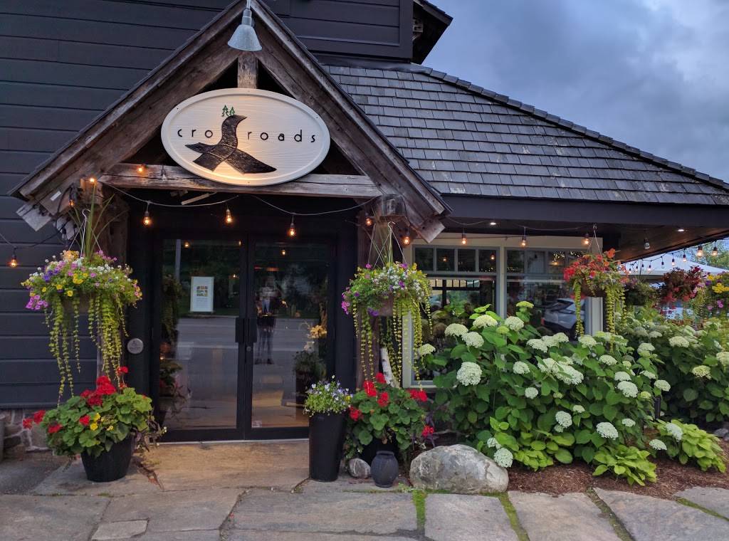 Crossroads | restaurant | 2 Cardwell Rd, Rosseau, ON P0C 1J0, Canada | 7057324343 OR +1 705-732-4343