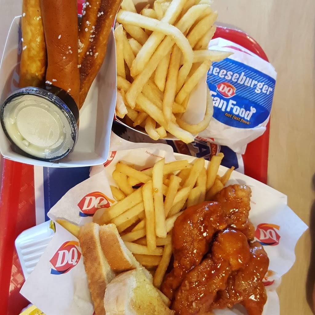 Dairy Queen Grill & Chill | restaurant | 2590 W Old US Hwy 441, Mt Dora, FL 32757, USA | 3523835092 OR +1 352-383-5092