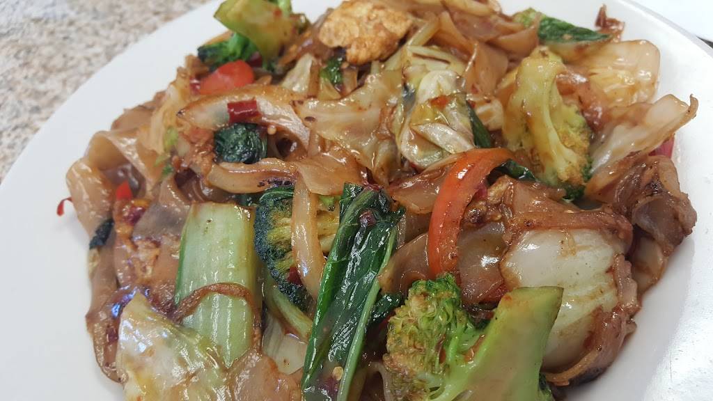 Pears Thai Cuisine | restaurant | 8690 Aero Dr #114, San Diego, CA 92123, USA | 8582781088 OR +1 858-278-1088