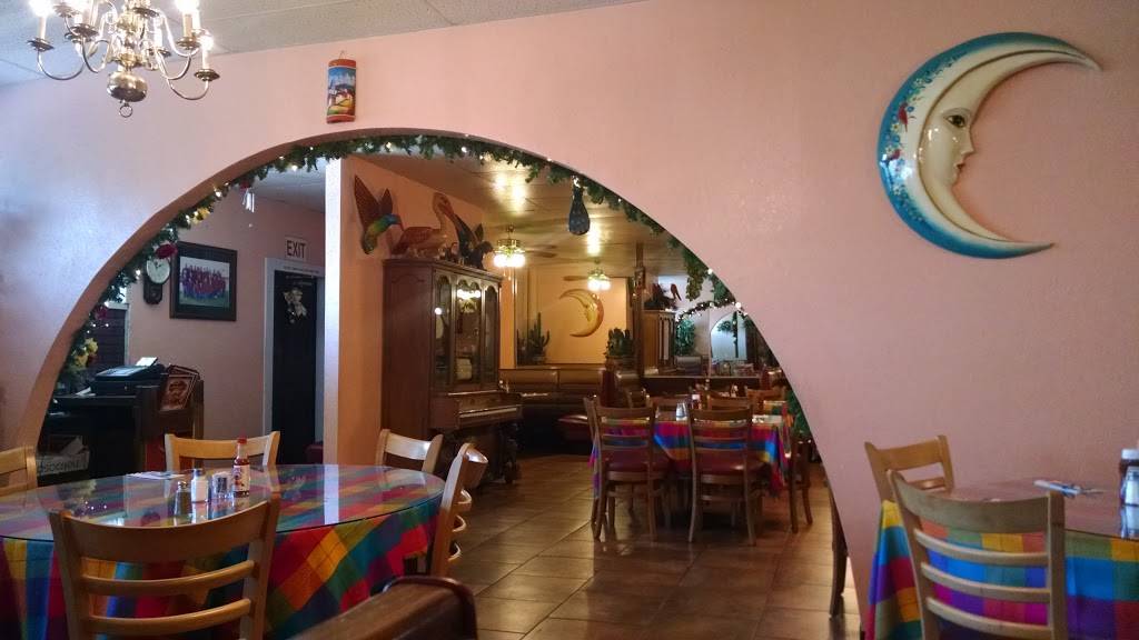 Arturos Grill | restaurant | 253 E Stetson Ave, Hemet, CA 92543, USA | 9517666658 OR +1 951-766-6658