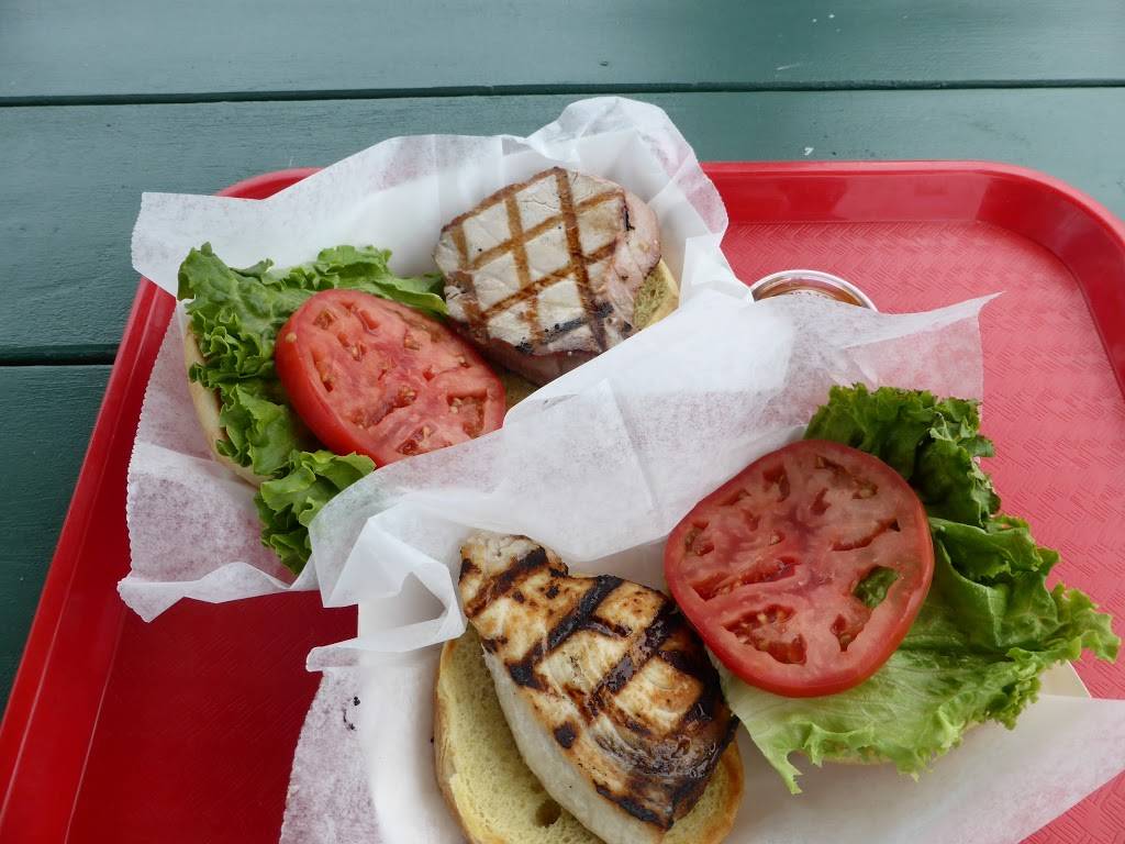 Macs On the Pier | restaurant | 265 Commercial St, Wellfleet, MA 02667, USA | 5083499611 OR +1 508-349-9611