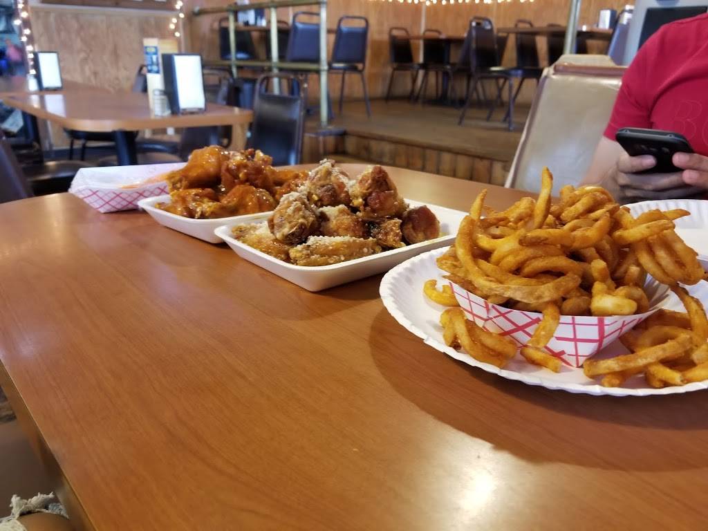 P Gs Wings & More | restaurant | 1205 W Oak St, Kissimmee, FL 34741, USA | 4078473441 OR +1 407-847-3441