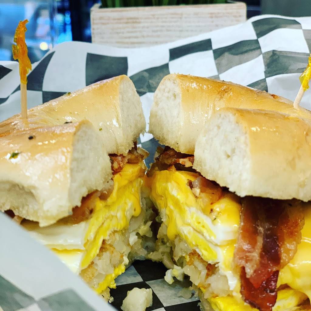 Dune Donuts and Bagels | bakery | 1408 3rd Ave, Spring Lake, NJ 07762, USA | 7323598000 OR +1 732-359-8000