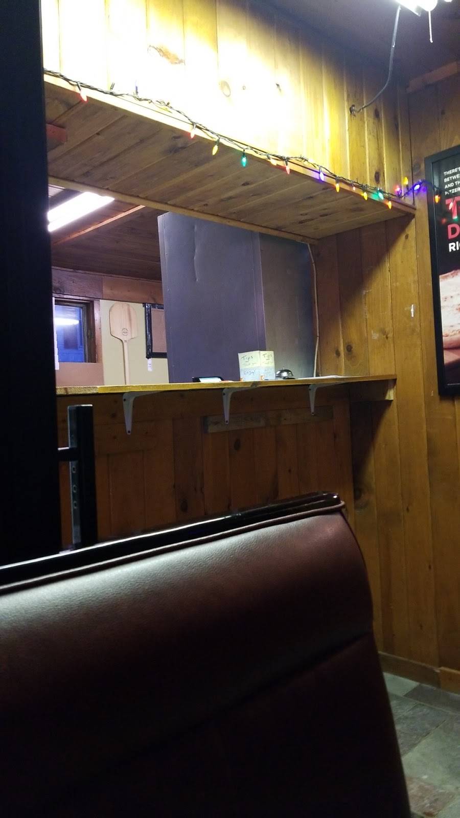 Fratellis Restaurant & Pizza | restaurant | 8 S Main Rd, Otis, MA 01253, USA | 4132694900 OR +1 413-269-4900