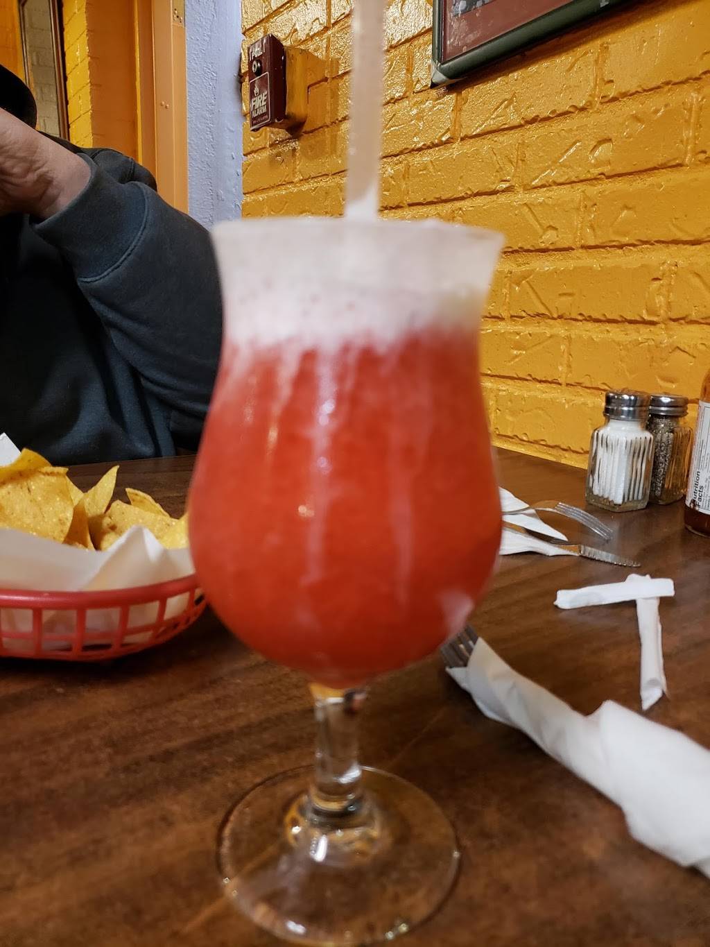 Tequila Restaurante & Cantina | restaurant | 2824 Easton Blvd, Des Moines, IA 50317, USA | 5152624485 OR +1 515-262-4485