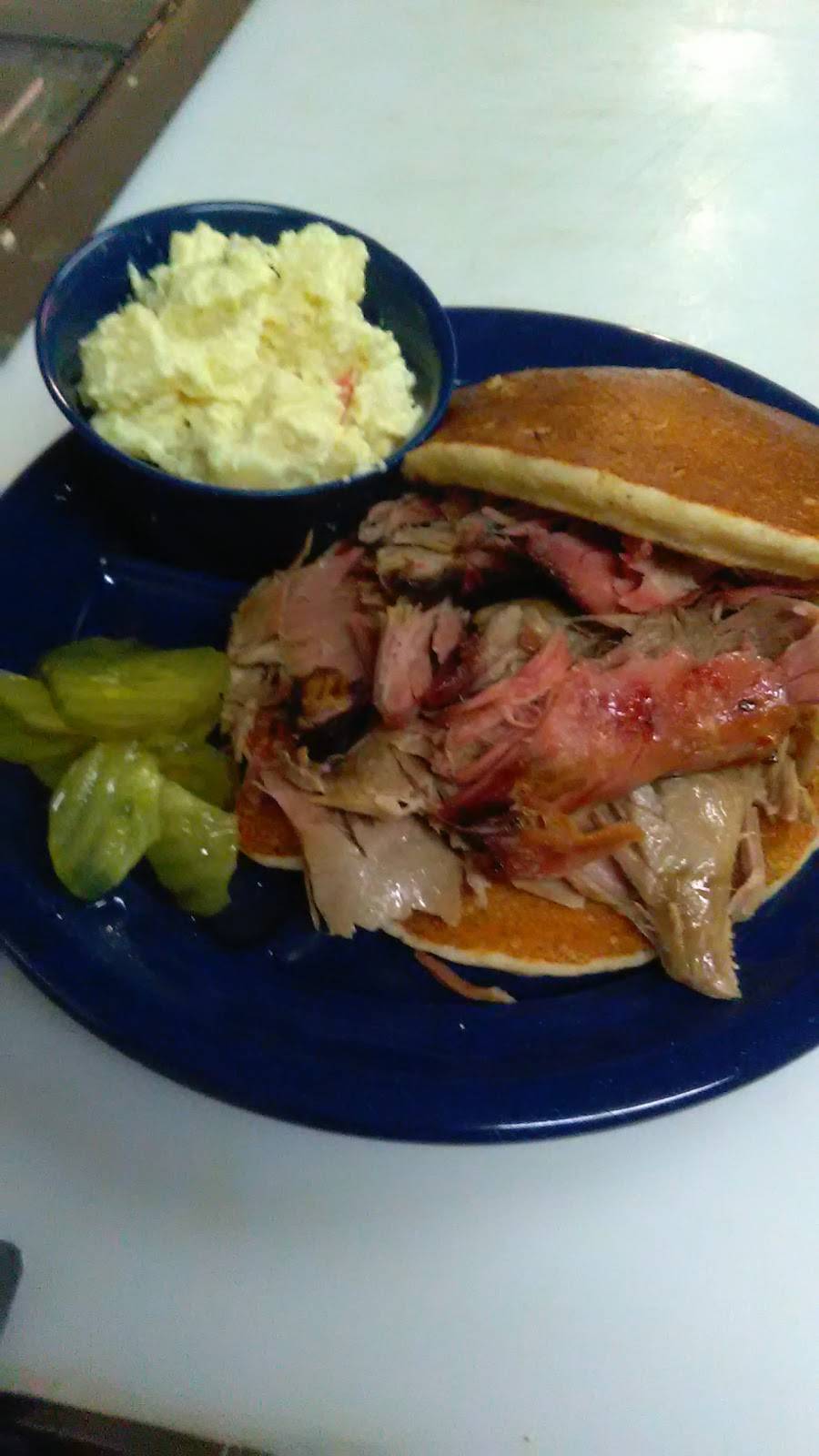 Dickys Hickory Pit | restaurant | 2216 Stop 30 Rd, Hendersonville, TN 37075, USA | 6158221520 OR +1 615-822-1520