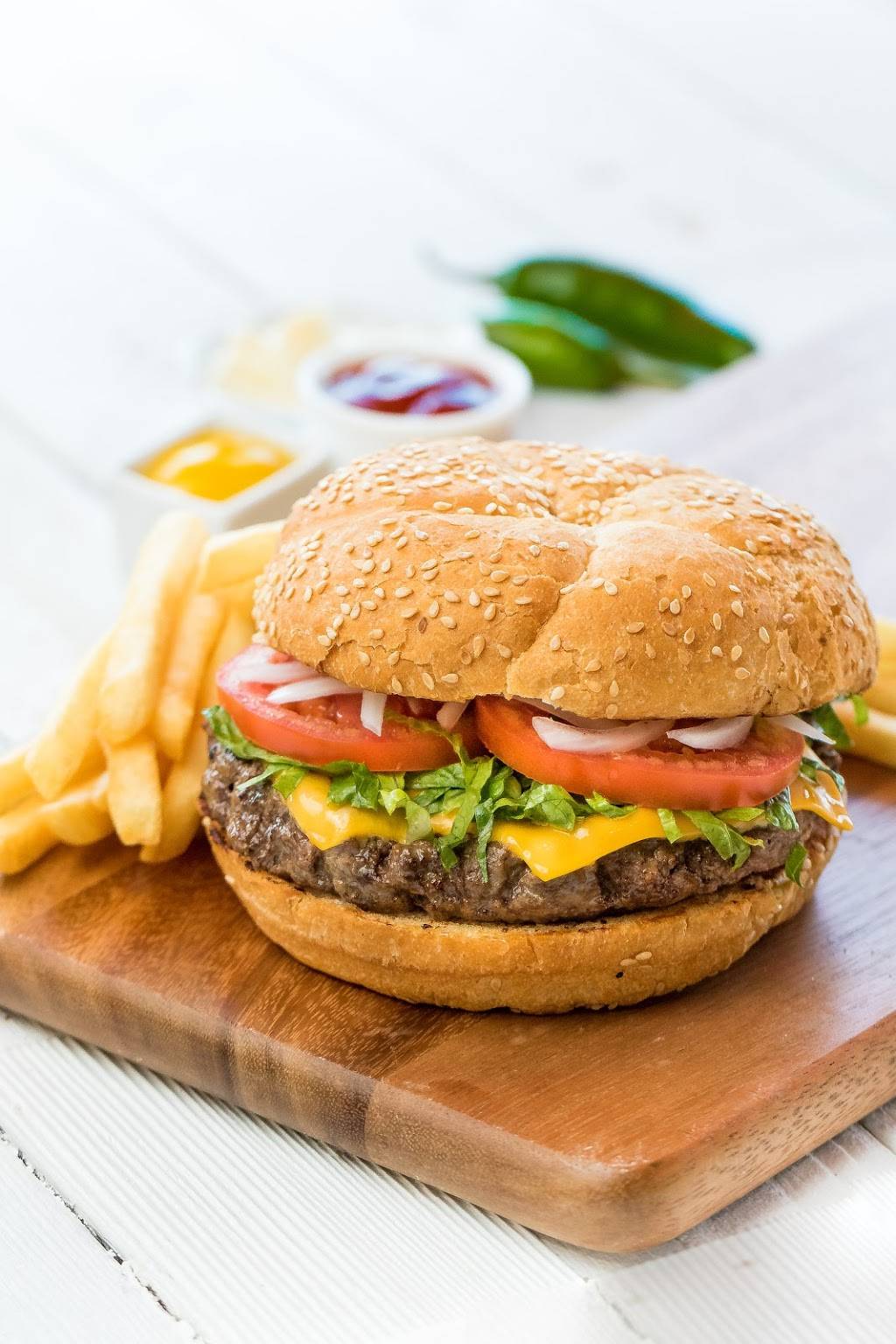 La Hechizera Tortas Jefferson | restaurant | 1001 W Jefferson Blvd, Dallas, TX 75208, USA | 2149462313 OR +1 214-946-2313