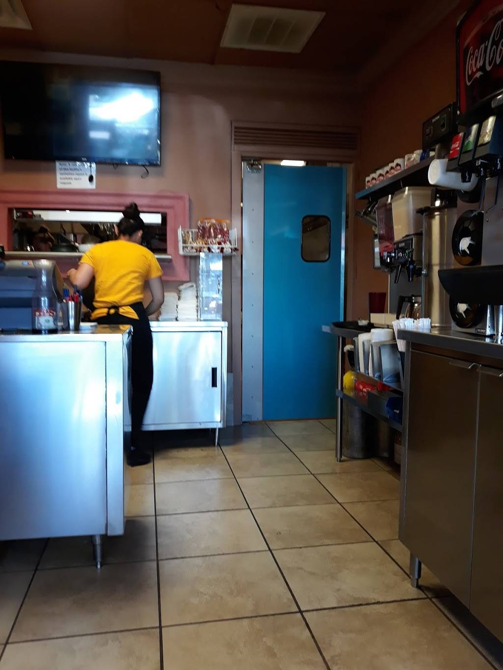 Elenas Tortilleria | restaurant | 2441 Valwood Pkwy, Farmers Branch, TX 75234, USA | 9722414123 OR +1 972-241-4123