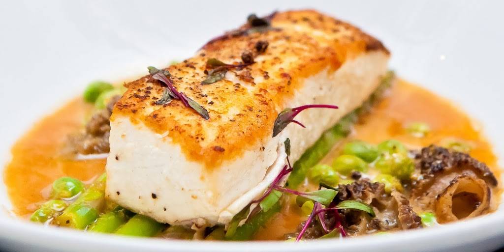 Story Book Dining at Artist Point with Snow White | restaurant | 901 Timberline Dr, Orlando, FL 32830, USA | 4078243200 OR +1 407-824-3200