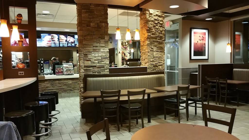 McDonalds | cafe | 107 N Groesbeck Hwy, Mt Clemens, MI 48043, USA | 5864690084 OR +1 586-469-0084