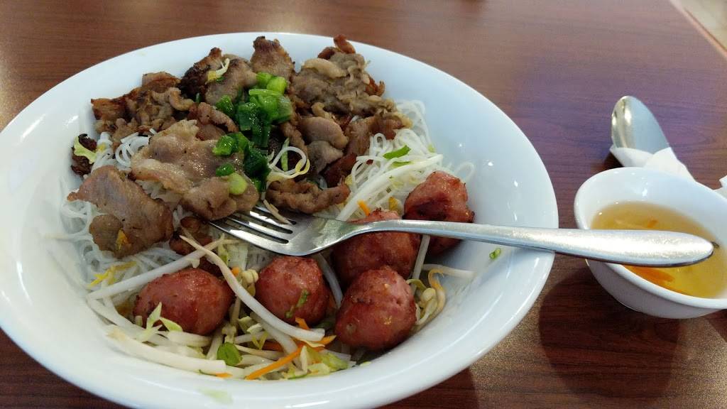 Pho Bistro | restaurant | 4281 King St E, Kitchener, ON N2P 2X7, Canada | 5192194746 OR +1 519-219-4746