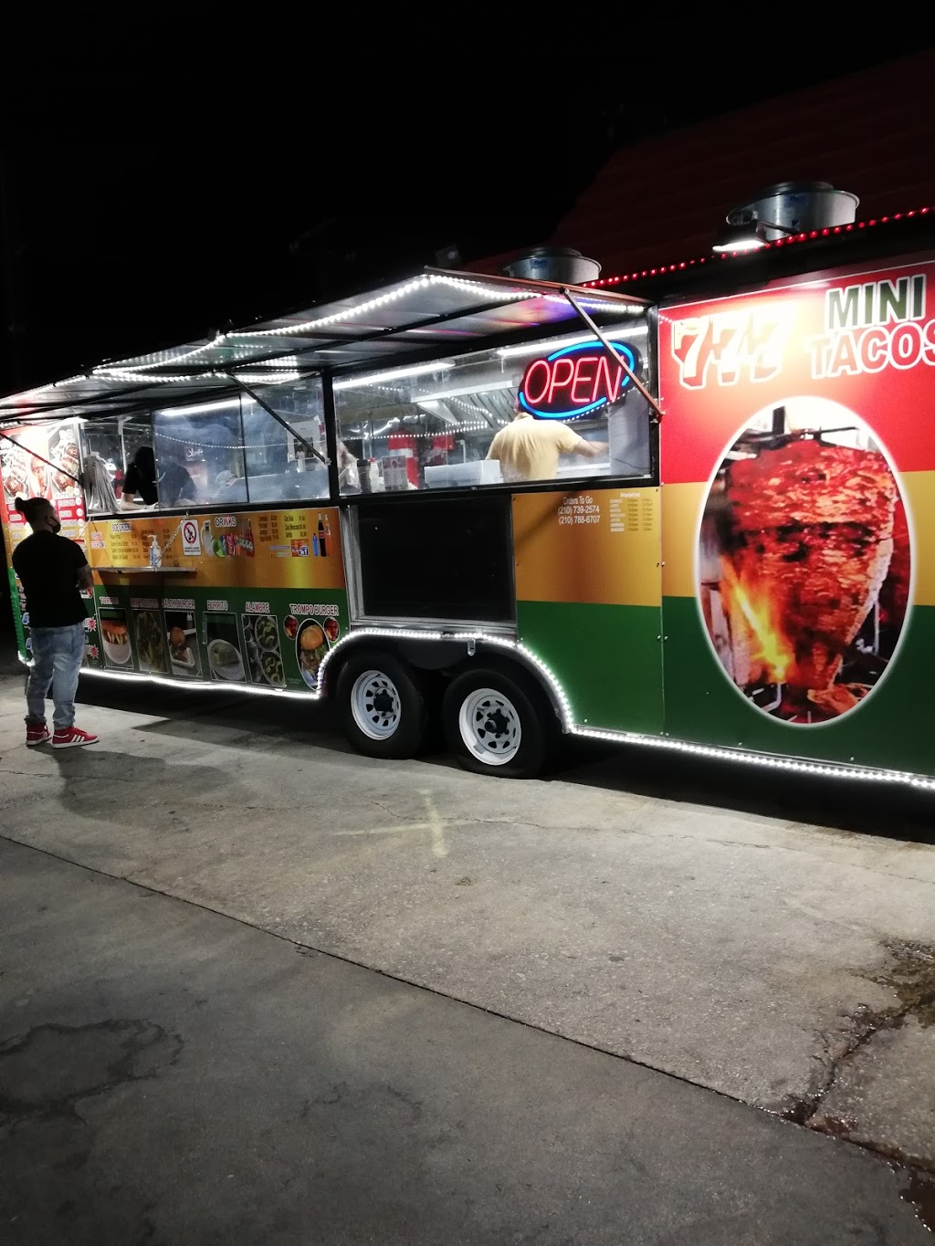 777 Mini Tacos | restaurant | 3643 SW Military Dr, San Antonio, TX 78211, USA | 2107392574 OR +1 210-739-2574