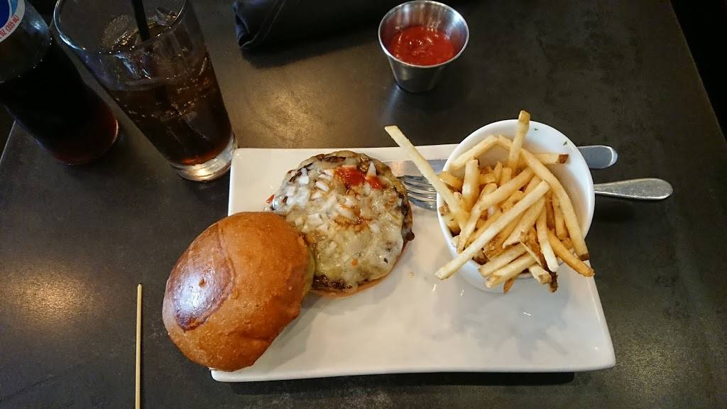 Umami Burger Arts District | restaurant | 738 E 3rd St, Los Angeles, CA 90013, USA | 3232638626 OR +1 323-263-8626