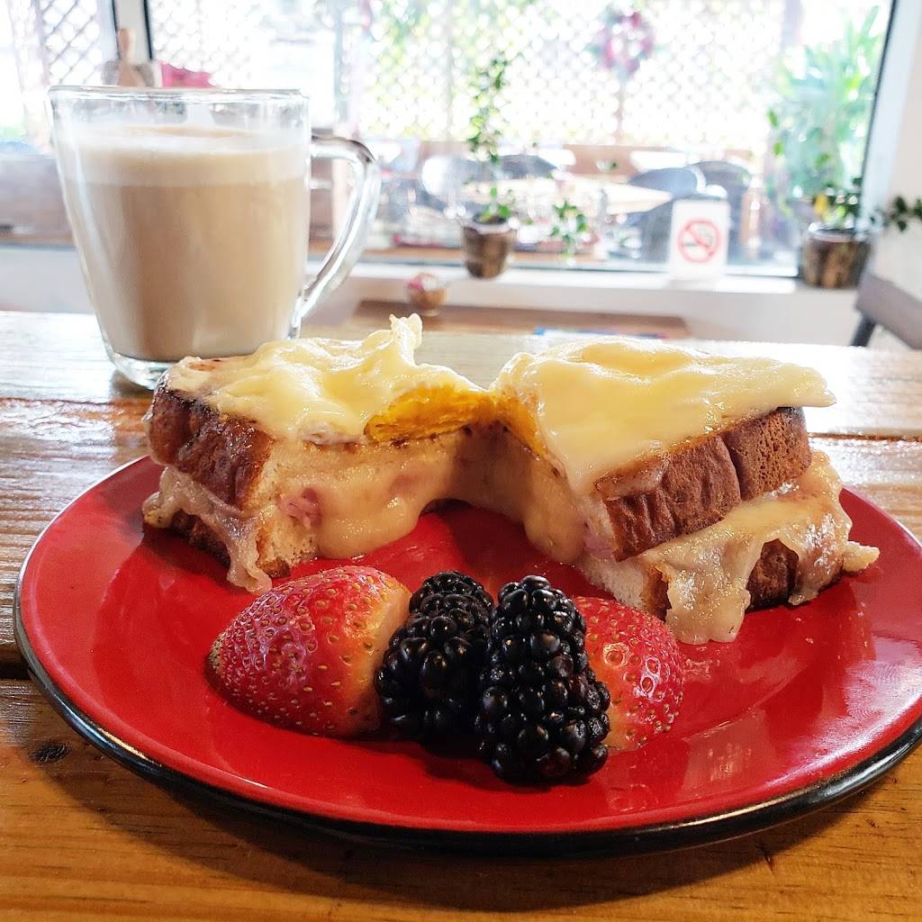 Bulegreen Cafe Yard | cafe | 3299 N Dixie Hwy, Oakland Park, FL 33334, USA | 9545305852 OR +1 954-530-5852