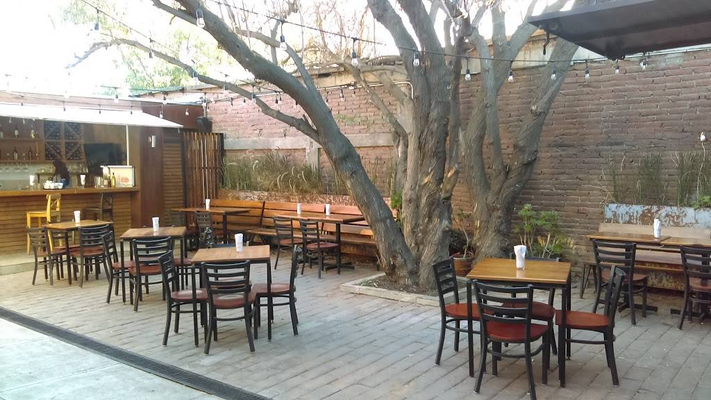 Vinoteca | restaurant | Av. Juárez 170, Pliego, 21400 Tecate, B.C., Mexico | 016655213715 OR +52 665 521 3715