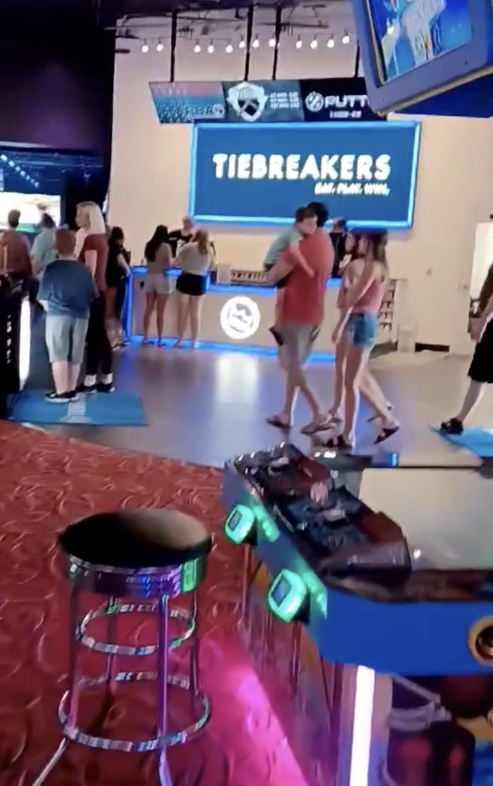 Tiebreakers | restaurant | 1805 N Roan St, Johnson City, TN 37601, USA | 4237220100 OR +1 423-722-0100