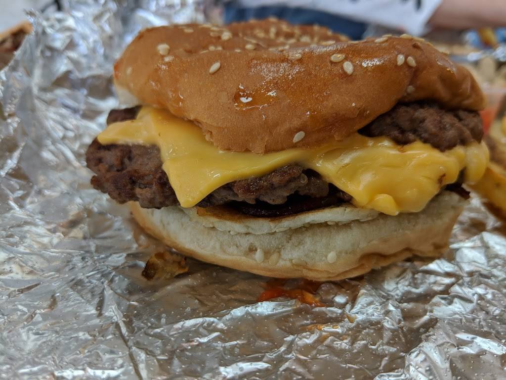 Five Guys | meal takeaway | 586 US-27, Lady Lake, FL 32159, USA | 3525614686 OR +1 352-561-4686