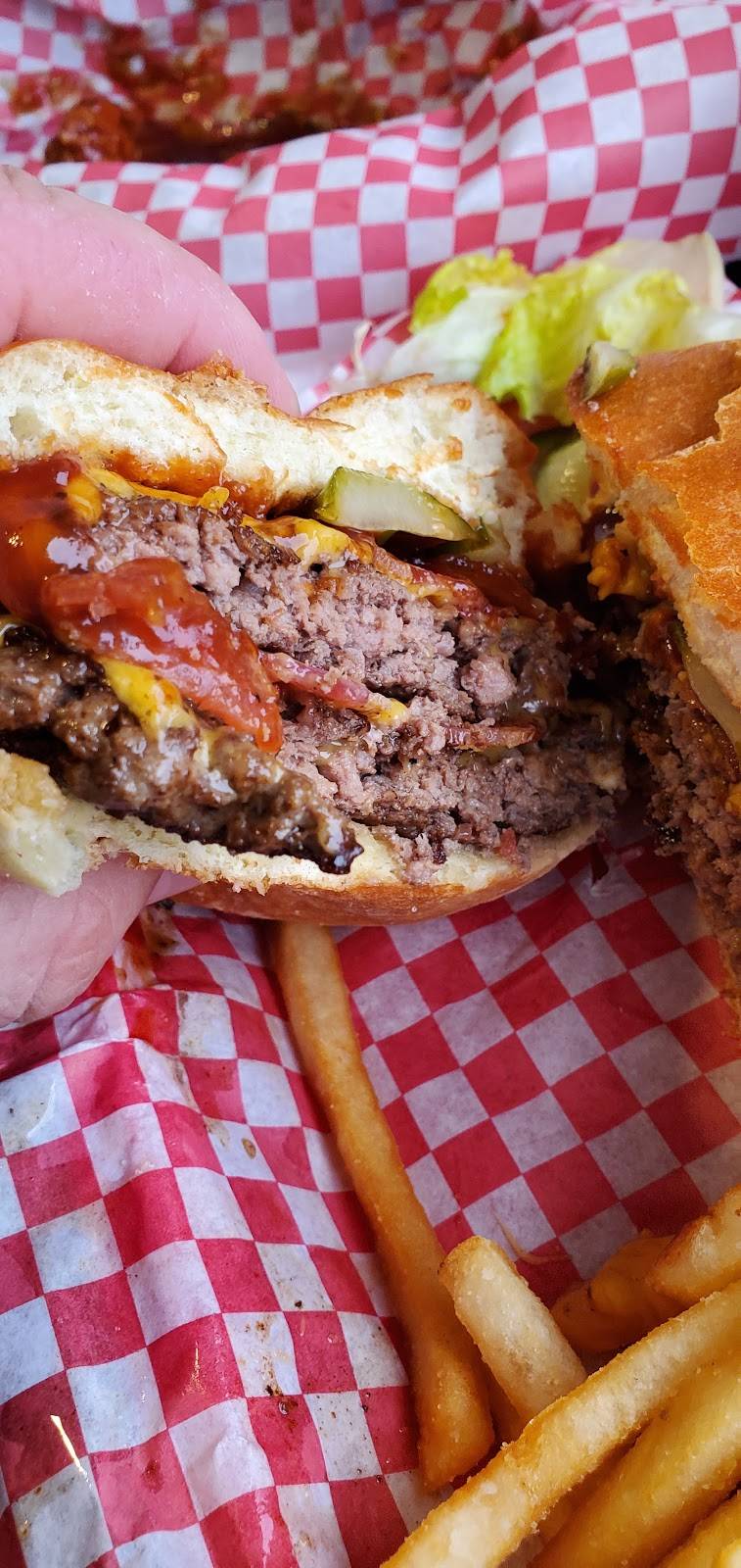 Rebel Burger Bar | restaurant | 114 Main St, Kingston, MA 02364, USA | 7819362411 OR +1 781-936-2411