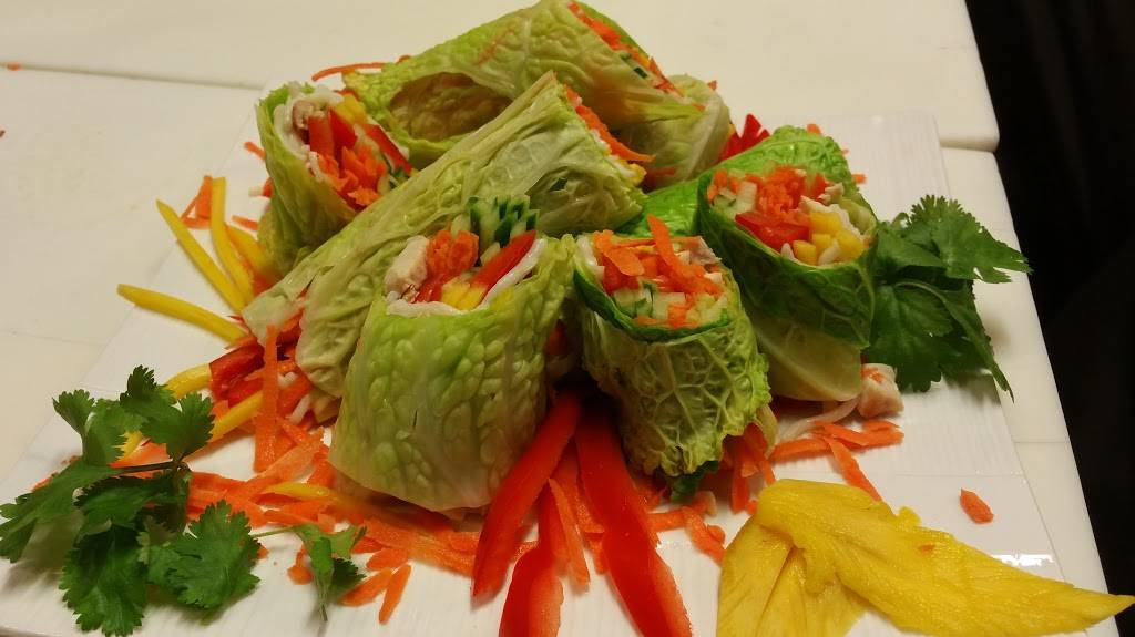 Yokoso Sushi & Fusion | restaurant | 4736 Boulevard Samson, Laval, QC H7W 2H7, Canada | 4509348125 OR +1 450-934-8125