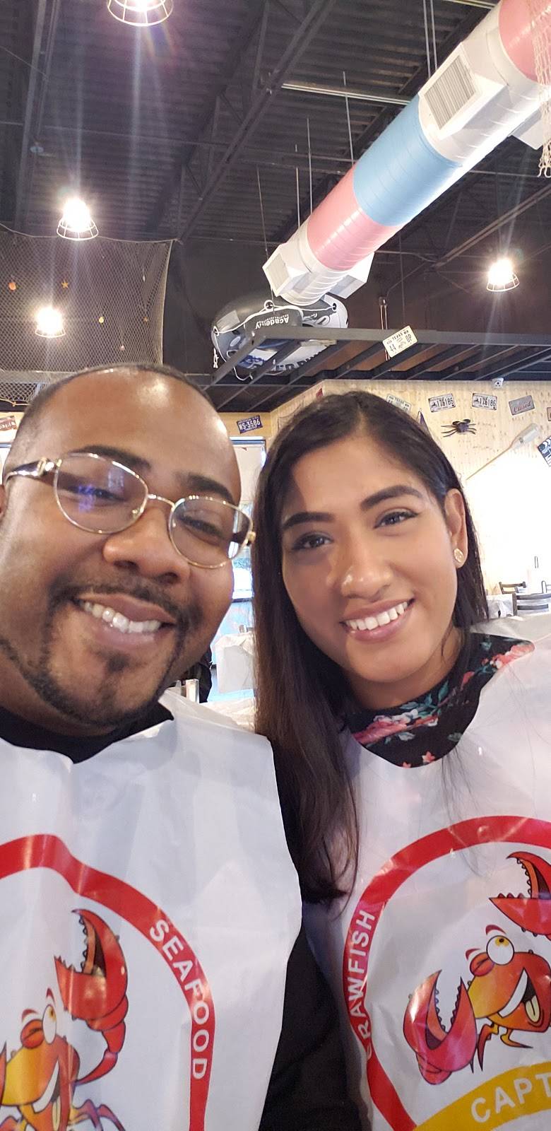 Captain Crawfish Seafood Grill | restaurant | Houston, TX 77055, USA | 8327672232 OR +1 832-767-2232