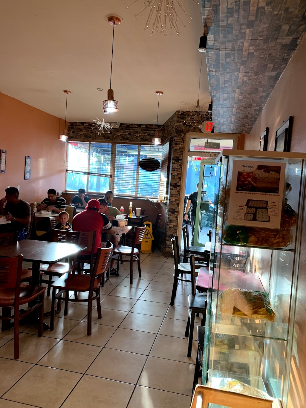 Chicken House #2 | restaurant | 3203 NW 17th Ave, Miami, FL 33142, USA | 3057425417 OR +1 305-742-5417