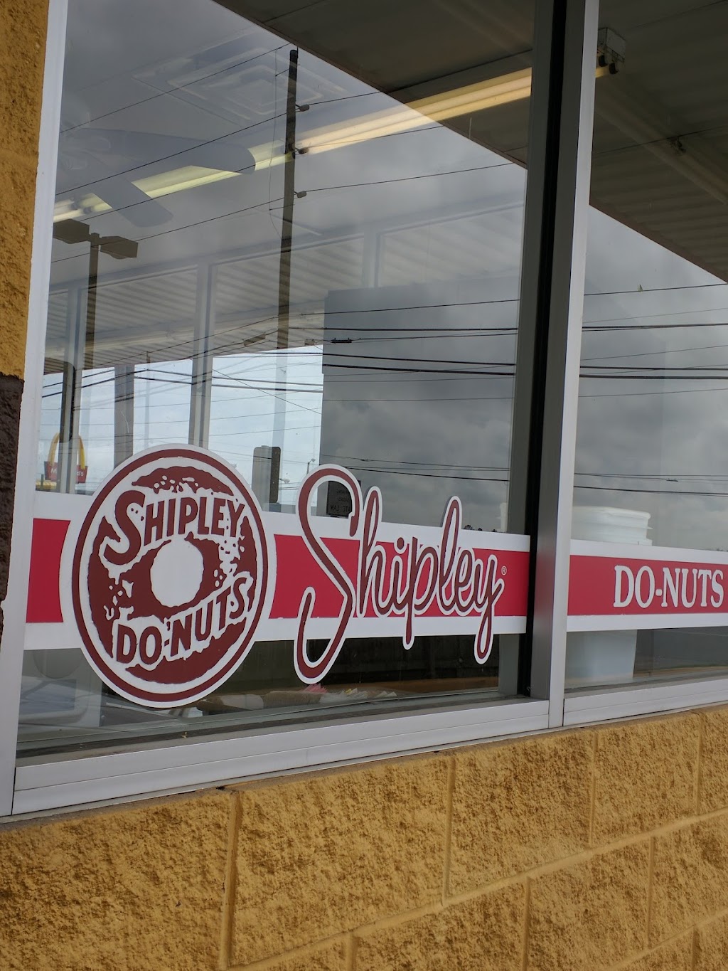 Shipley Do-Nuts | cafe | 13731 FM 2100, Crosby, TX 77532, USA | 2814628250 OR +1 281-462-8250
