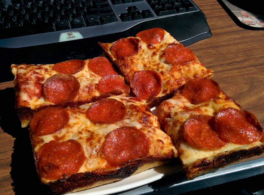 Little Caesars Pizza | meal takeaway | 300 Wyckoff Ave, Brooklyn, NY 11237, USA | 7184180307 OR +1 718-418-0307