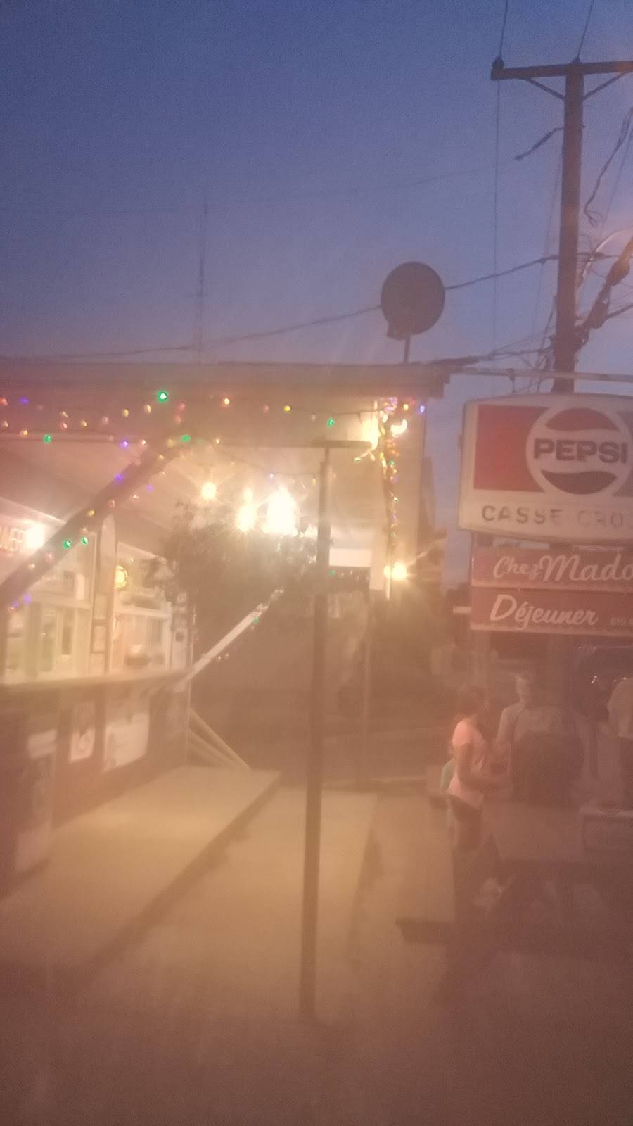 Chez Mado | restaurant | 38 Rue Principale, Bouchette, QC J0X 1E0, Canada | 8194655000 OR +1 819-465-5000