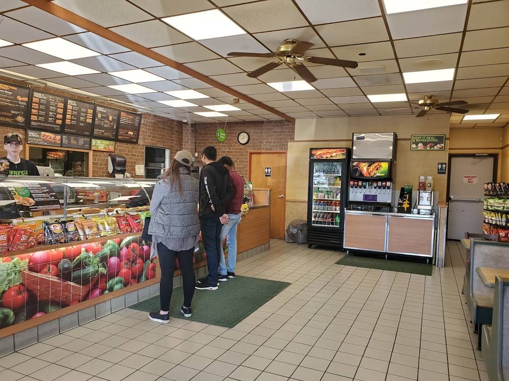 Subway | meal takeaway | 1163B Mt St Helens Way NE, Castle Rock, WA 98611, USA | 3602740678 OR +1 360-274-0678