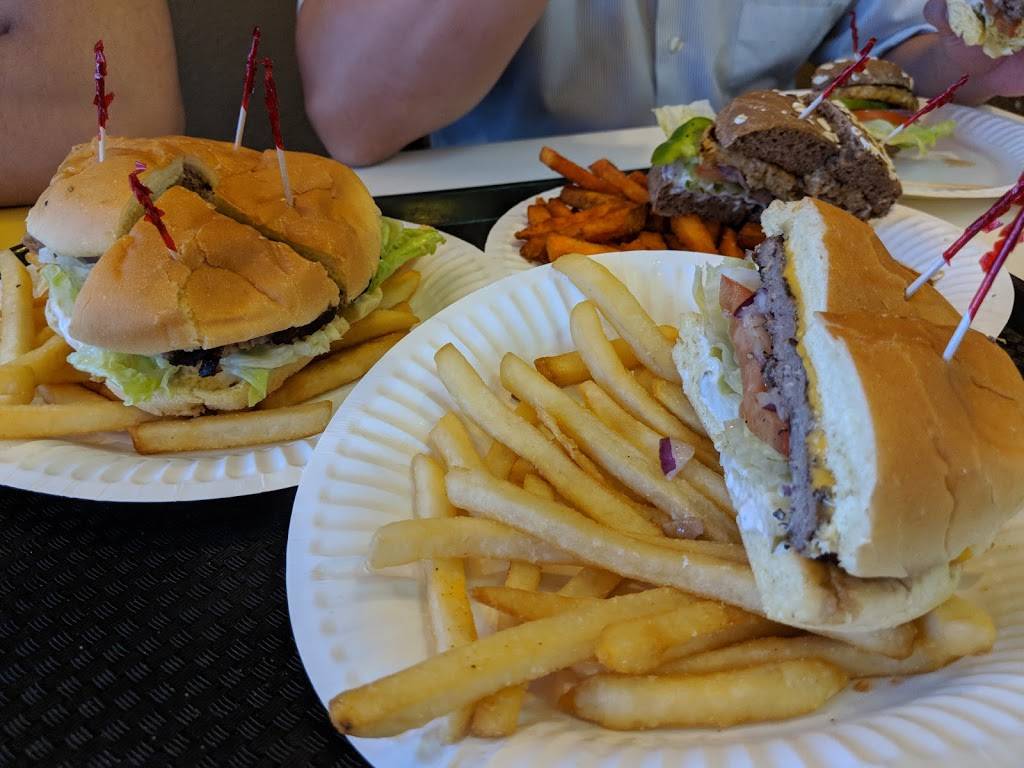 T K Burgers | restaurant | 2210 S Lyon St, Santa Ana, CA 92705, USA | 7145455100 OR +1 714-545-5100