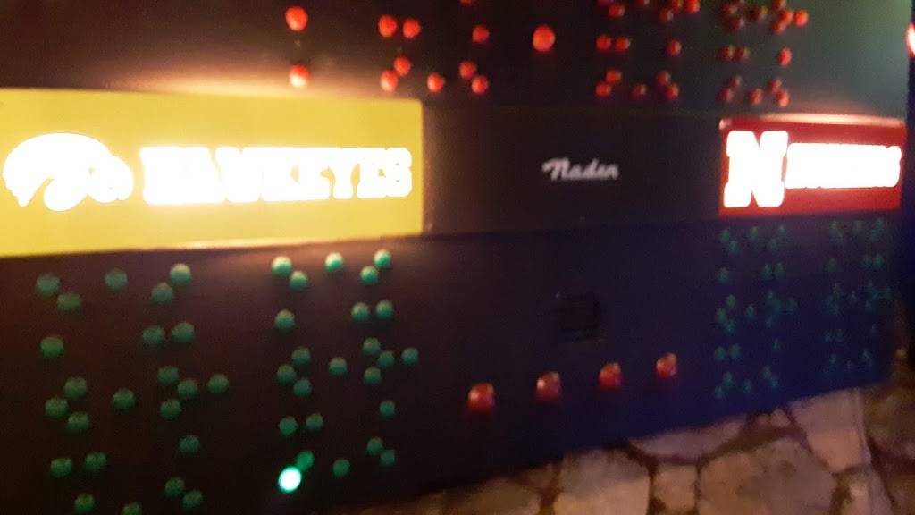 Playmakers Bar & Grill | restaurant | 640 W Prospector Ct # 300, Lincoln, NE 68522, USA | 4024389300 OR +1 402-438-9300