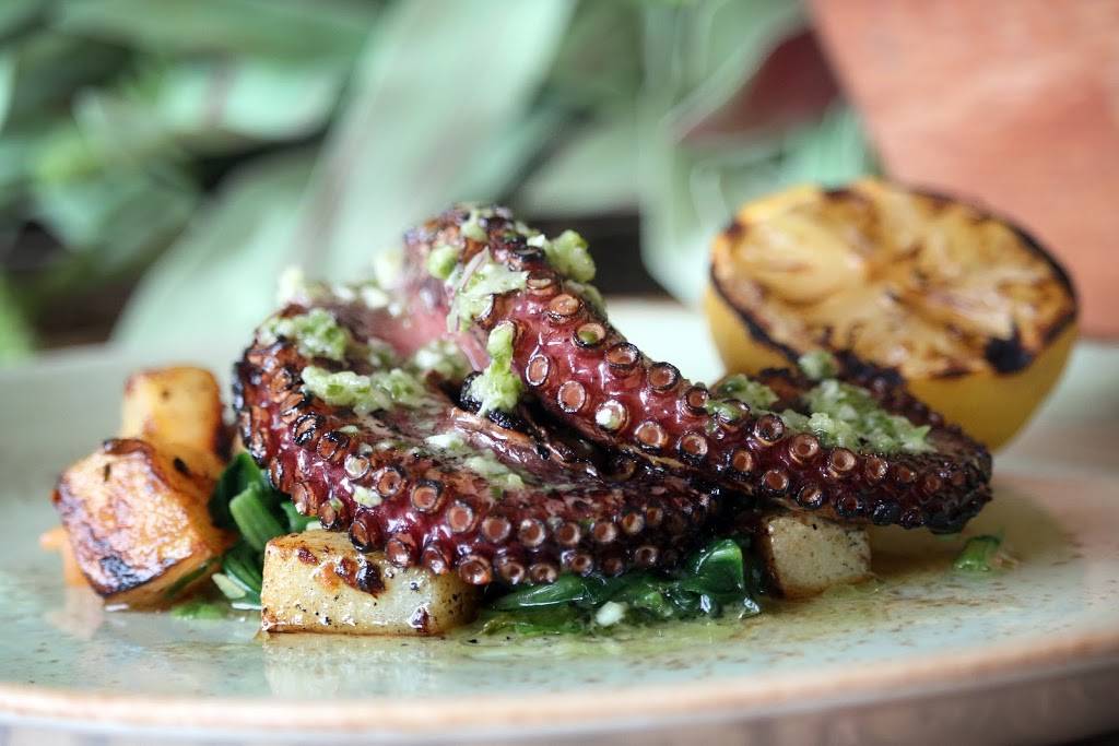 El Jefe - Leña y Mar | restaurant | 1271 N Lake St, Aurora, IL 60506, USA | 6303403328 OR +1 630-340-3328