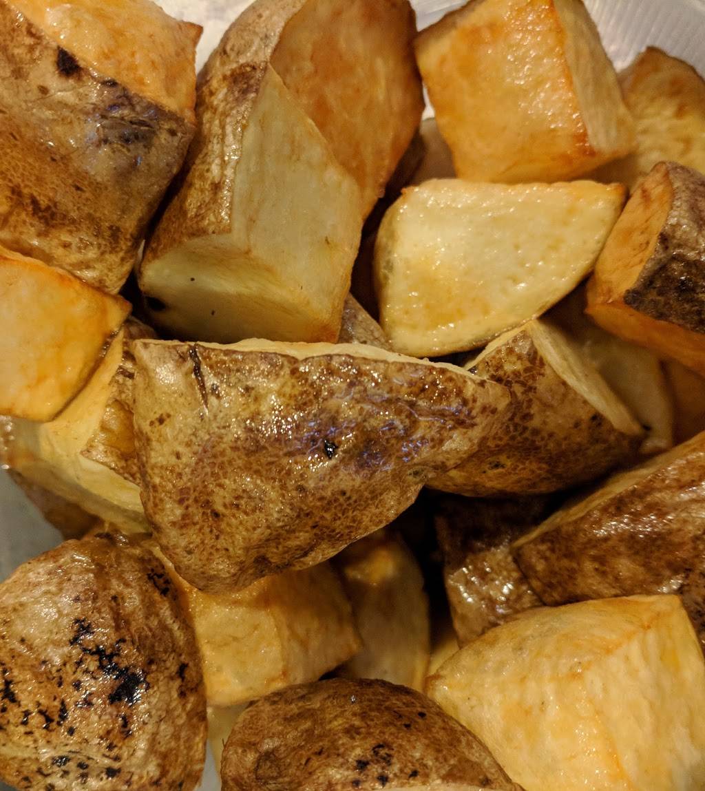 Zizis Kitchen | restaurant | 665 Earl Armstrong Rd, Gloucester, ON K1V 2G2, Canada | 6138221066 OR +1 613-822-1066