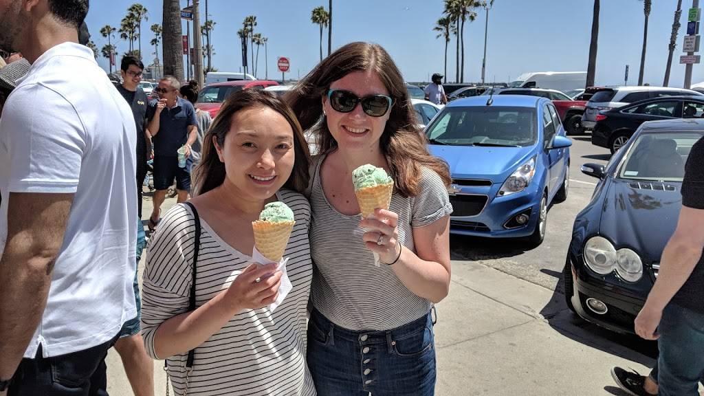 Beach Burger | meal takeaway | 2302 W Oceanfront, Newport Beach, CA 92663, USA | 9492454463 OR +1 949-245-4463