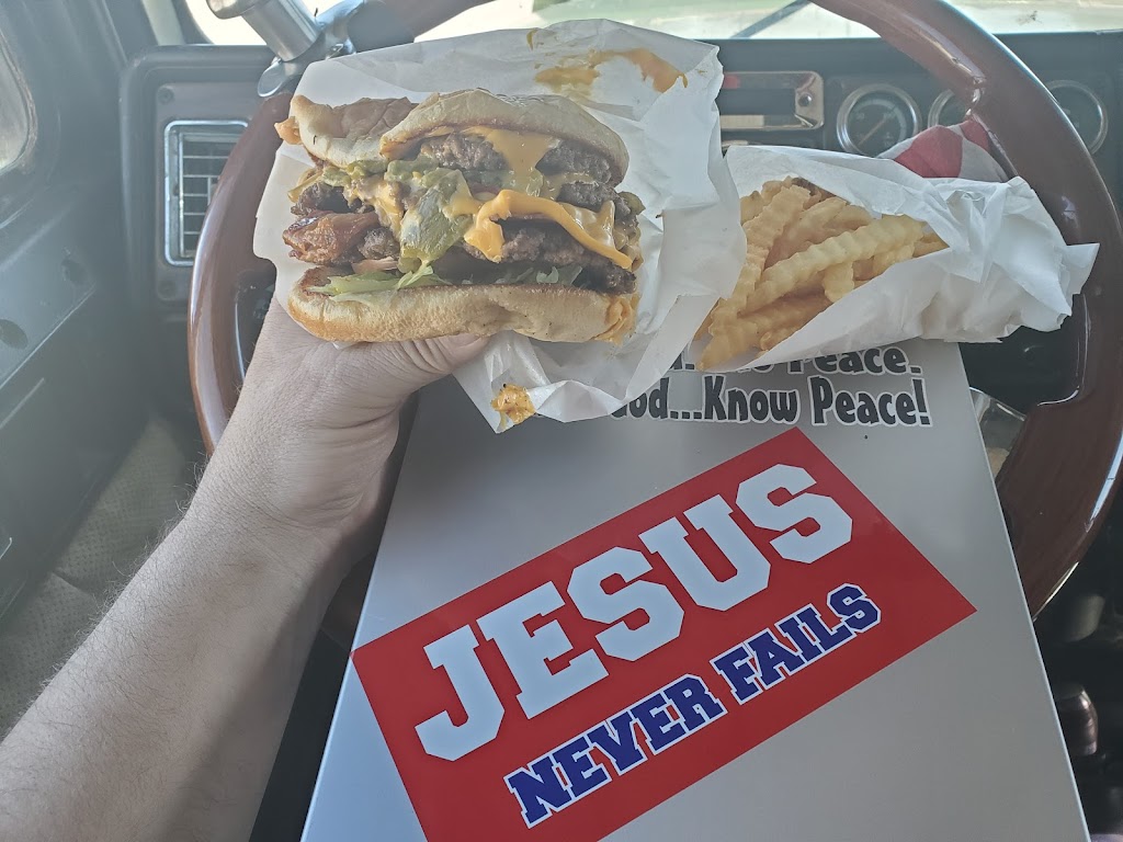 J Js Jumbo Burgers | restaurant | 708 E 1st St, Portales, NM 88130, USA | 5753566368 OR +1 575-356-6368