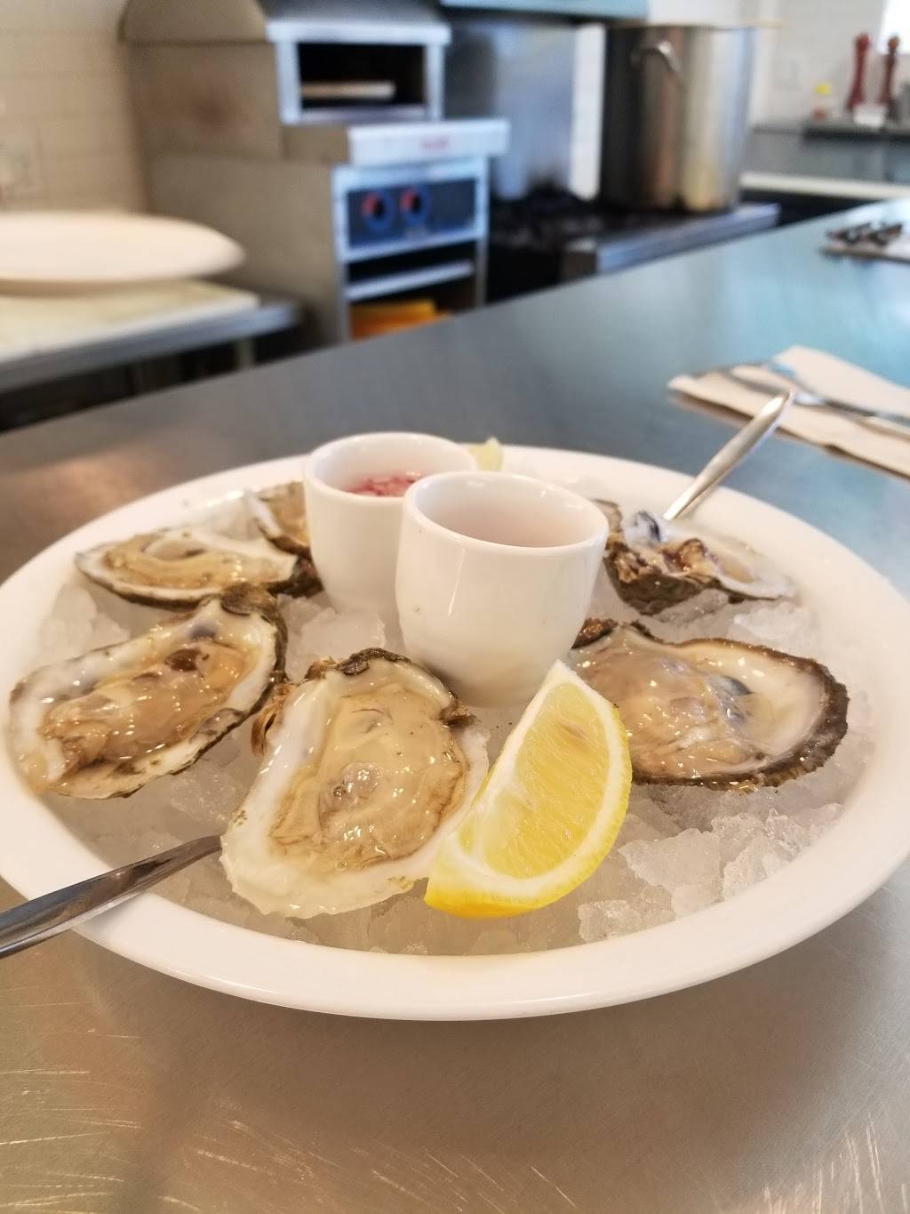 The Fishguy Market & Wellfleet | restaurant | 4423 N Elston Ave, Chicago, IL 60630, USA | 7732837400 OR +1 773-283-7400