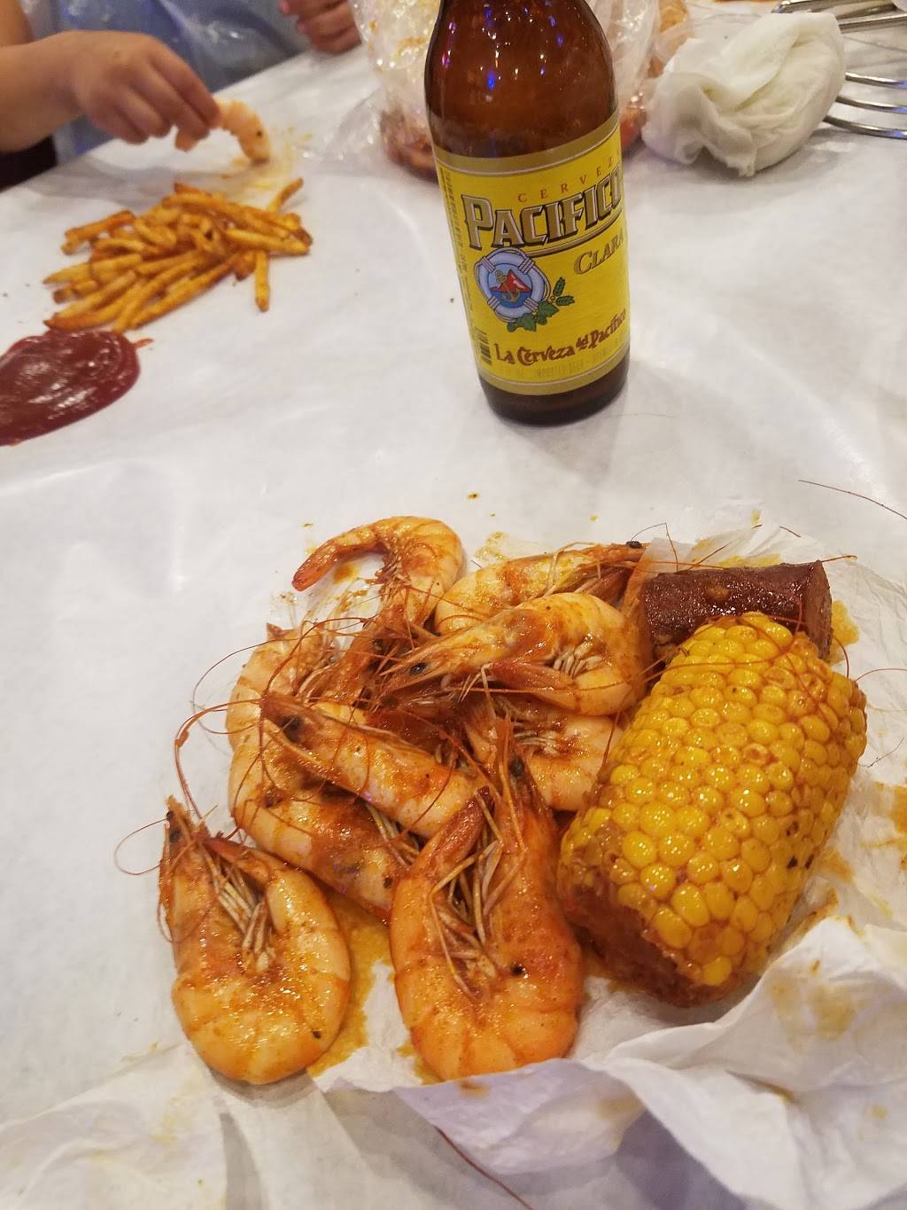 The Kickin Crab Lynwood | restaurant | 3170 E Imperial Hwy B-102, Lynwood, CA 90626, USA | 3106321983 OR +1 310-632-1983