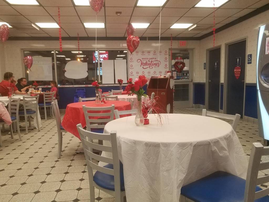 White Castle | restaurant | 2998 Homer Adams Pkwy, Alton, IL 62002, USA | 6184624928 OR +1 618-462-4928