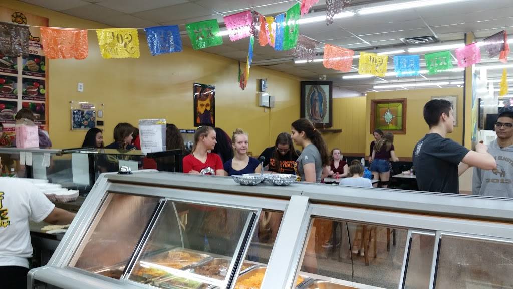 La Plaza Supermarket | restaurant | 13609 Lakewood Heights Blvd, Cleveland, OH 44107, USA | 2164768000 OR +1 216-476-8000