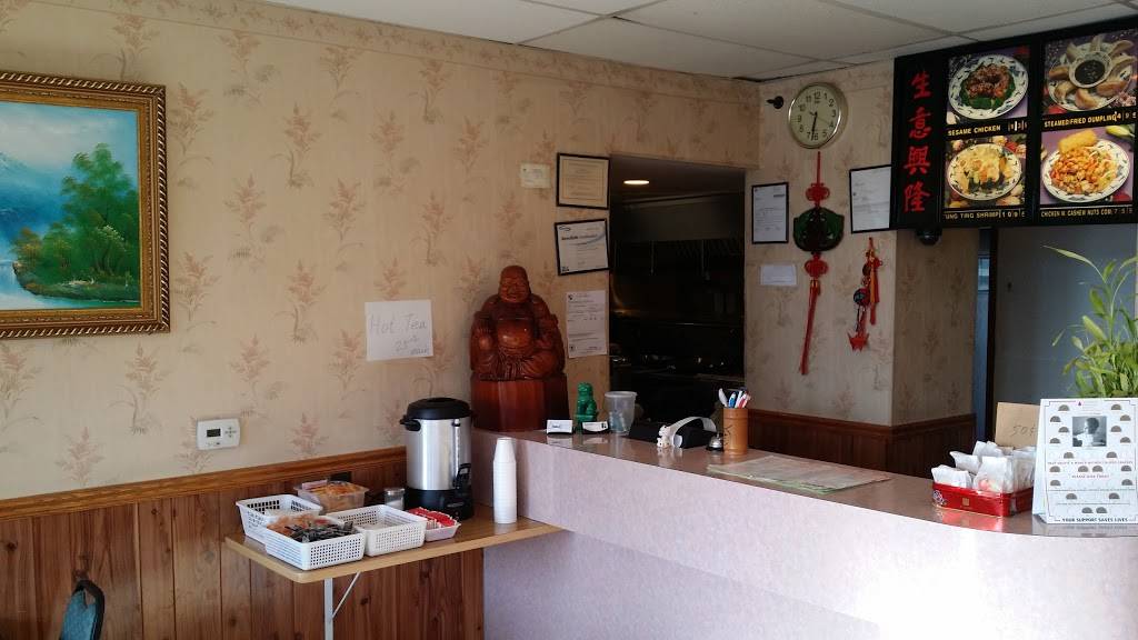 Happy Wok | restaurant | 2332 N 124th St, Milwaukee, WI 53226, USA | 4144431688 OR +1 414-443-1688