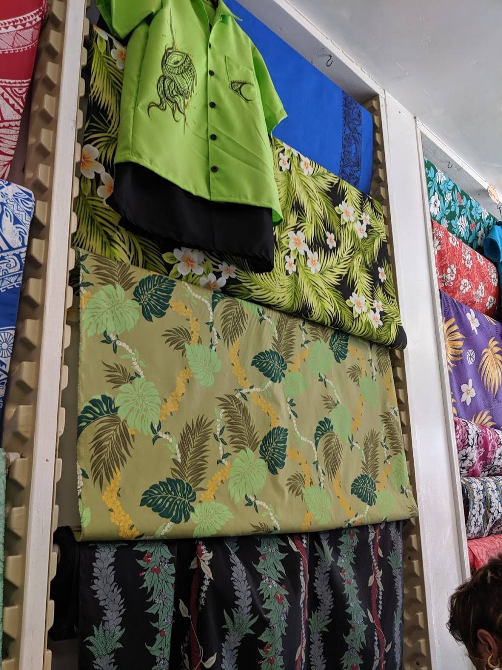 Polynesian Island Luau | restaurant | 2901 Geneva Ave, Daly City, CA 94014, USA | 4154670500 OR +1 415-467-0500