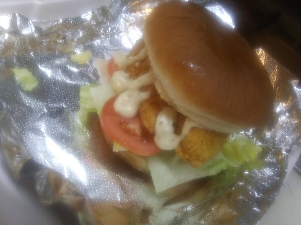 3 Flags Grill & Ice Cream | restaurant | 461 E Shelby Dr, Memphis, TN 38109, USA | 9016724443 OR +1 901-672-4443