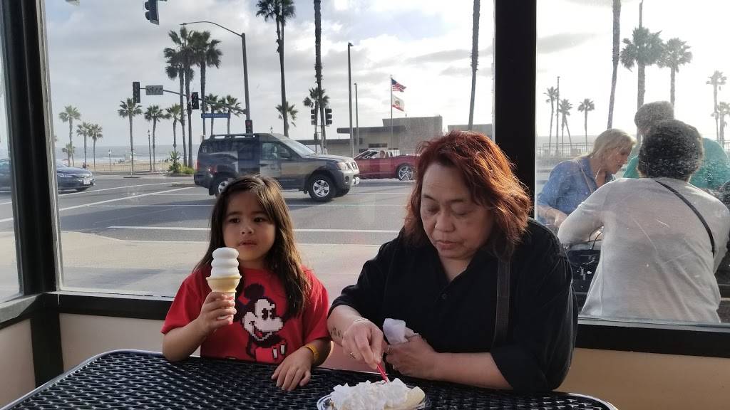 Dairy Queen | restaurant | 102 CA-1, Huntington Beach, CA 92648, USA | 7143744408 OR +1 714-374-4408