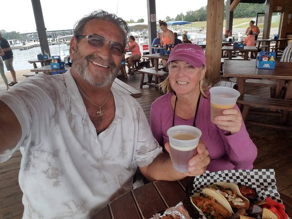 Lakehouse Grill | restaurant | 721 US-411, Vonore, TN 37885, USA | 4238842829 OR +1 423-884-2829