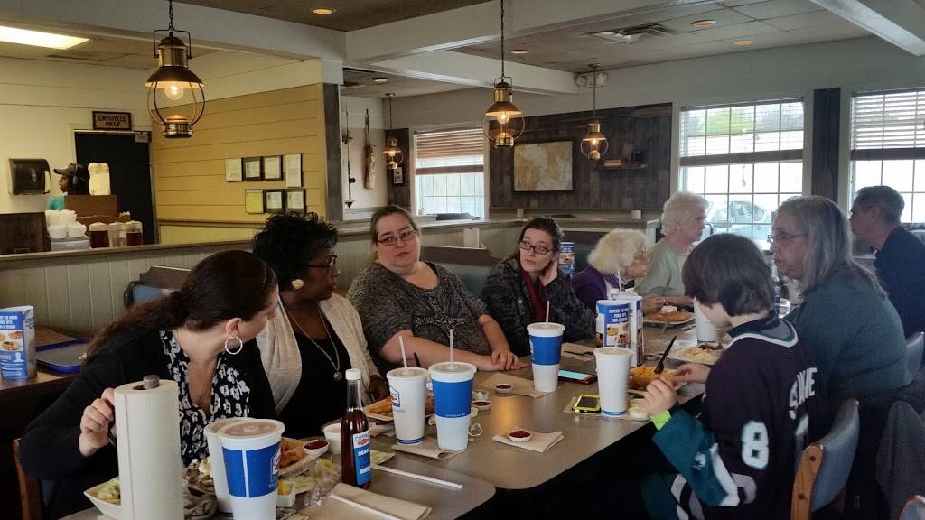 Captain Ds | restaurant | 3281 Victory Dr, Columbus, GA 31903, USA | 7066890344 OR +1 706-689-0344