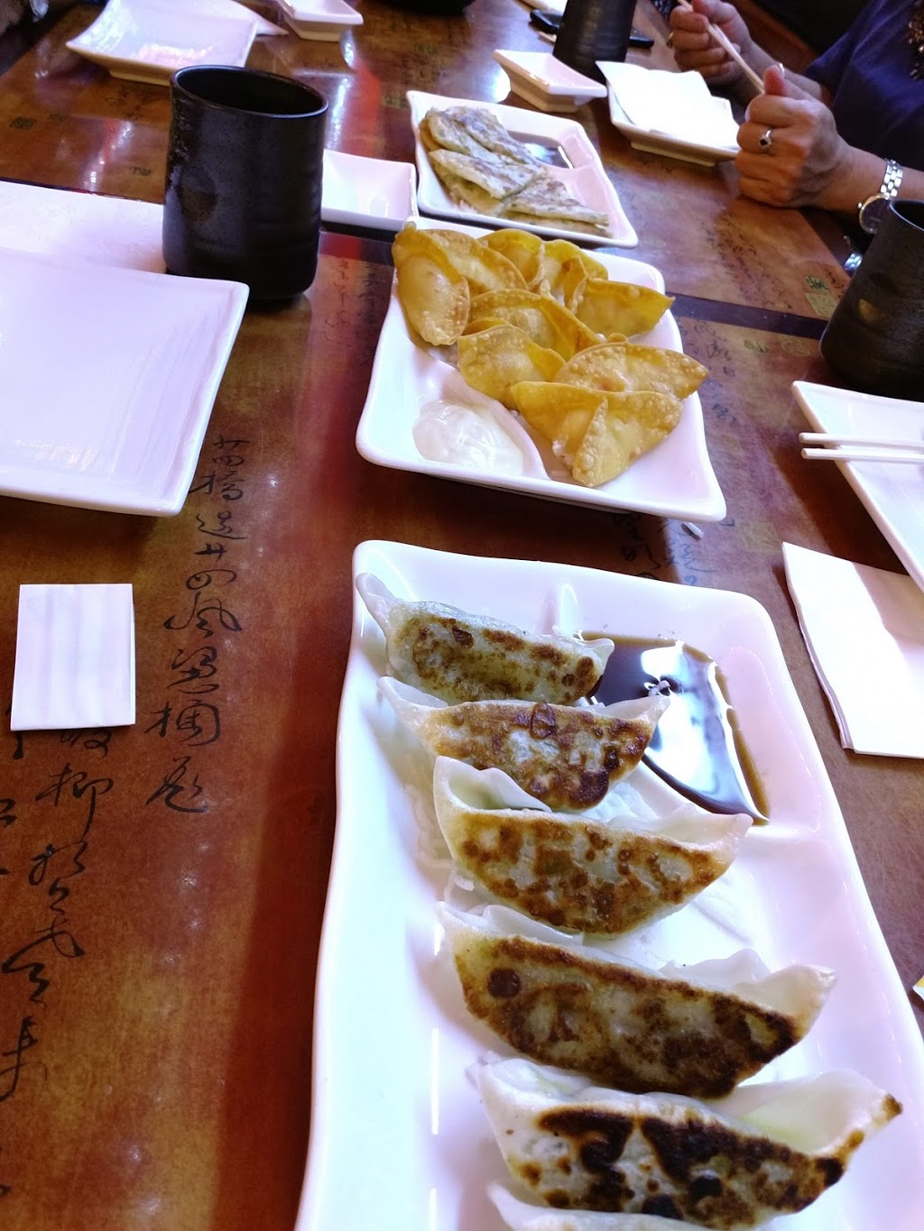 Sushi Garden & Kitchen | restaurant | 425 S Broad St, Philadelphia, PA 19147, USA | 2157328822 OR +1 215-732-8822