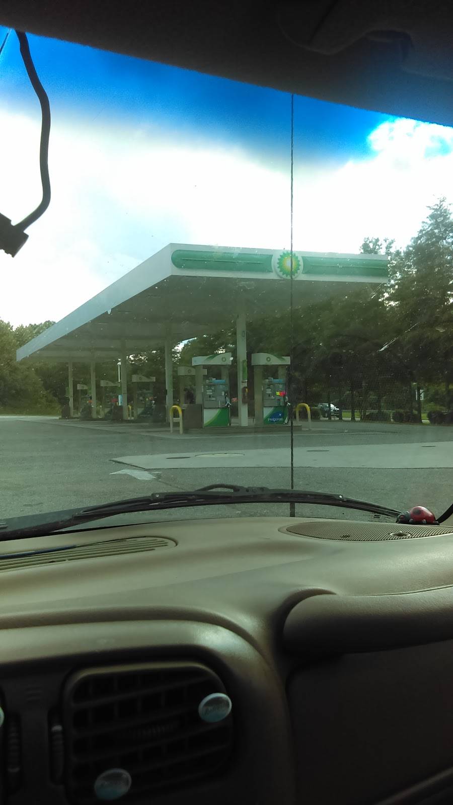 BP | restaurant | 2170 US-321, Clover, SC 29710, USA | 8032229589 OR +1 803-222-9589