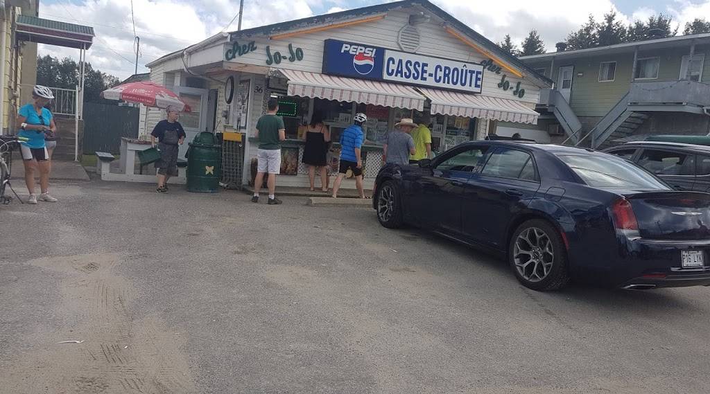 Casse-Croute Chez Jo-Jo | restaurant | 36 Rue Saint Joseph, Gracefield, QC J0X 1W0, Canada | 8194634633 OR +1 819-463-4633